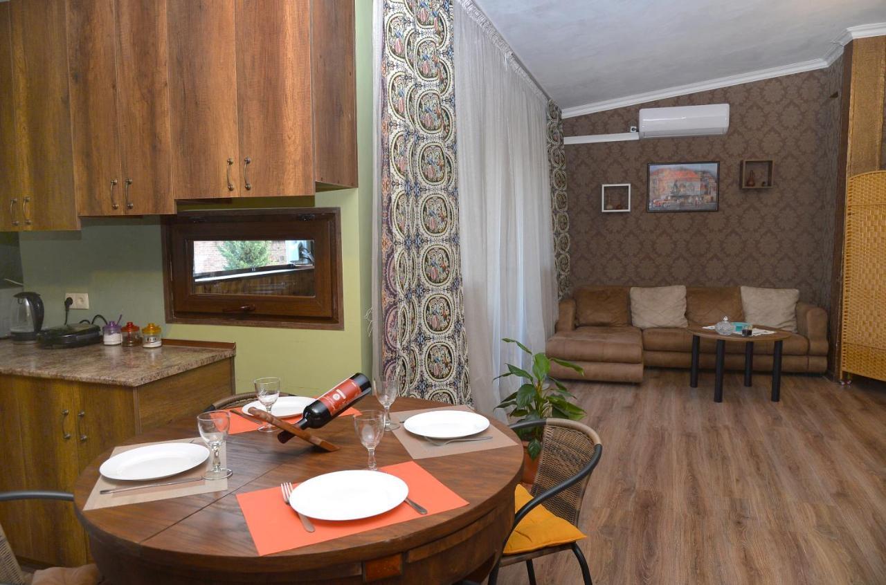 Natia'S Apartment On Dadiani St. Tbilisi Exterior foto
