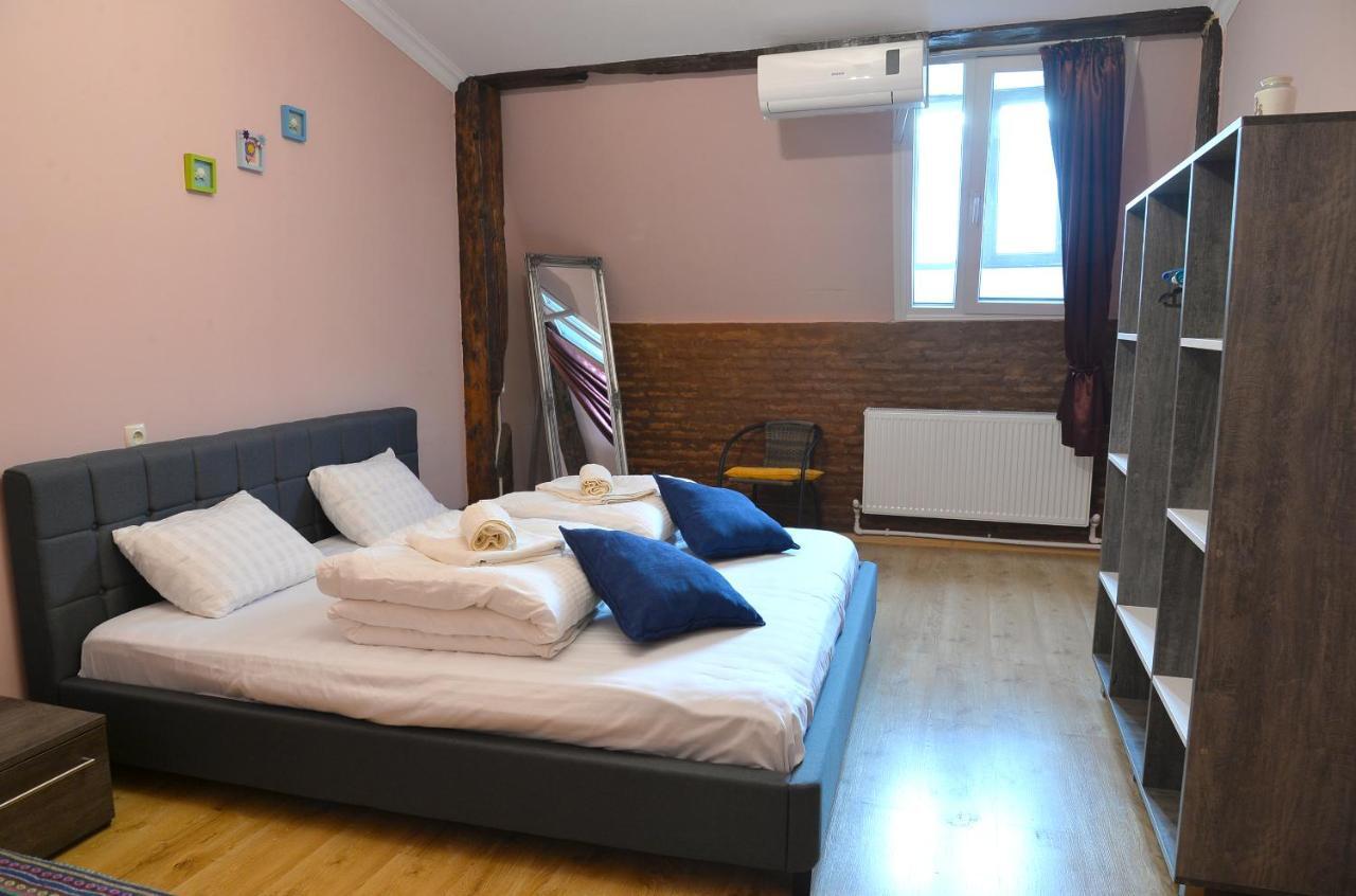 Natia'S Apartment On Dadiani St. Tbilisi Exterior foto
