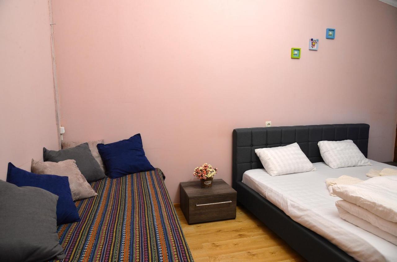 Natia'S Apartment On Dadiani St. Tbilisi Exterior foto